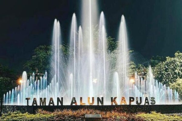 Destinasi Wisata Pontianak dengan Pemandangan Luar Biasa Taman Alun Kapuas